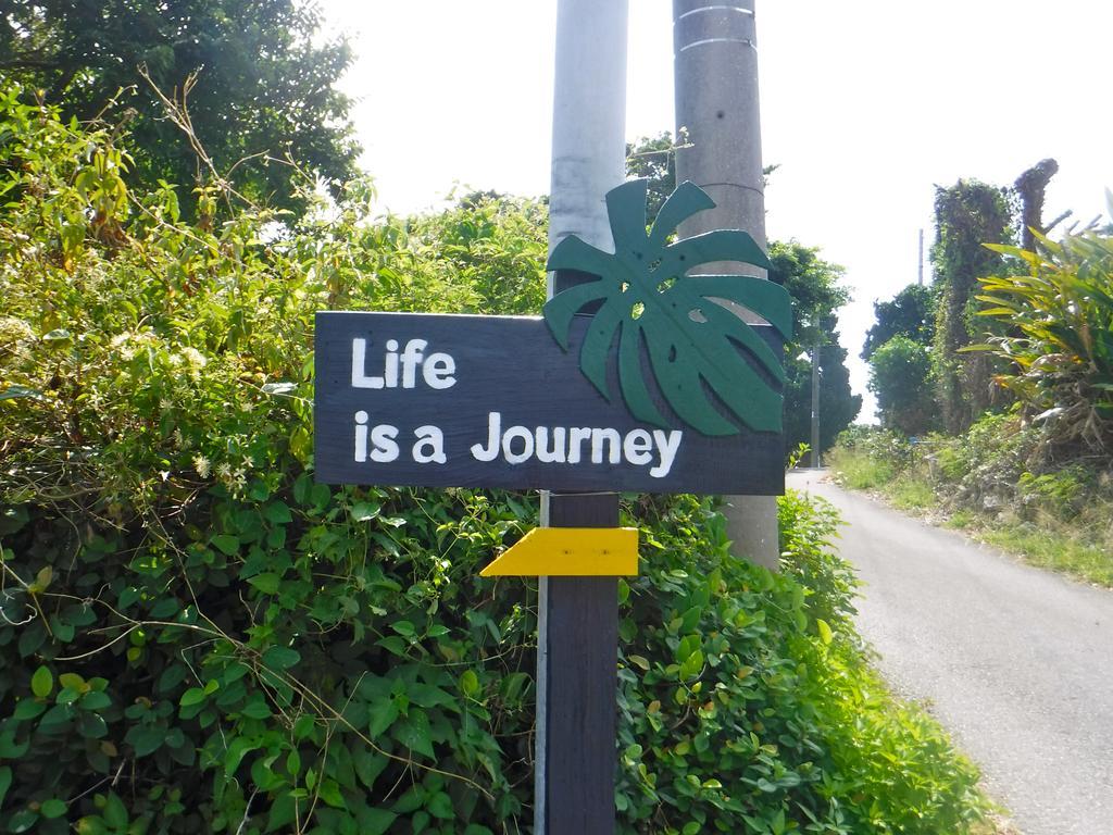 Hotel Life Is A Journey à Yomitan Extérieur photo